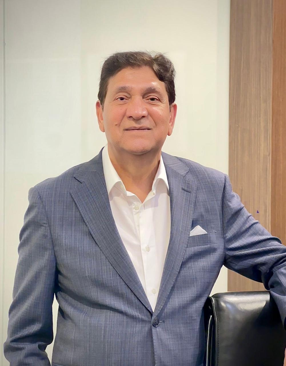 فلك يوسف — خبير مالي دولي، XFLEX